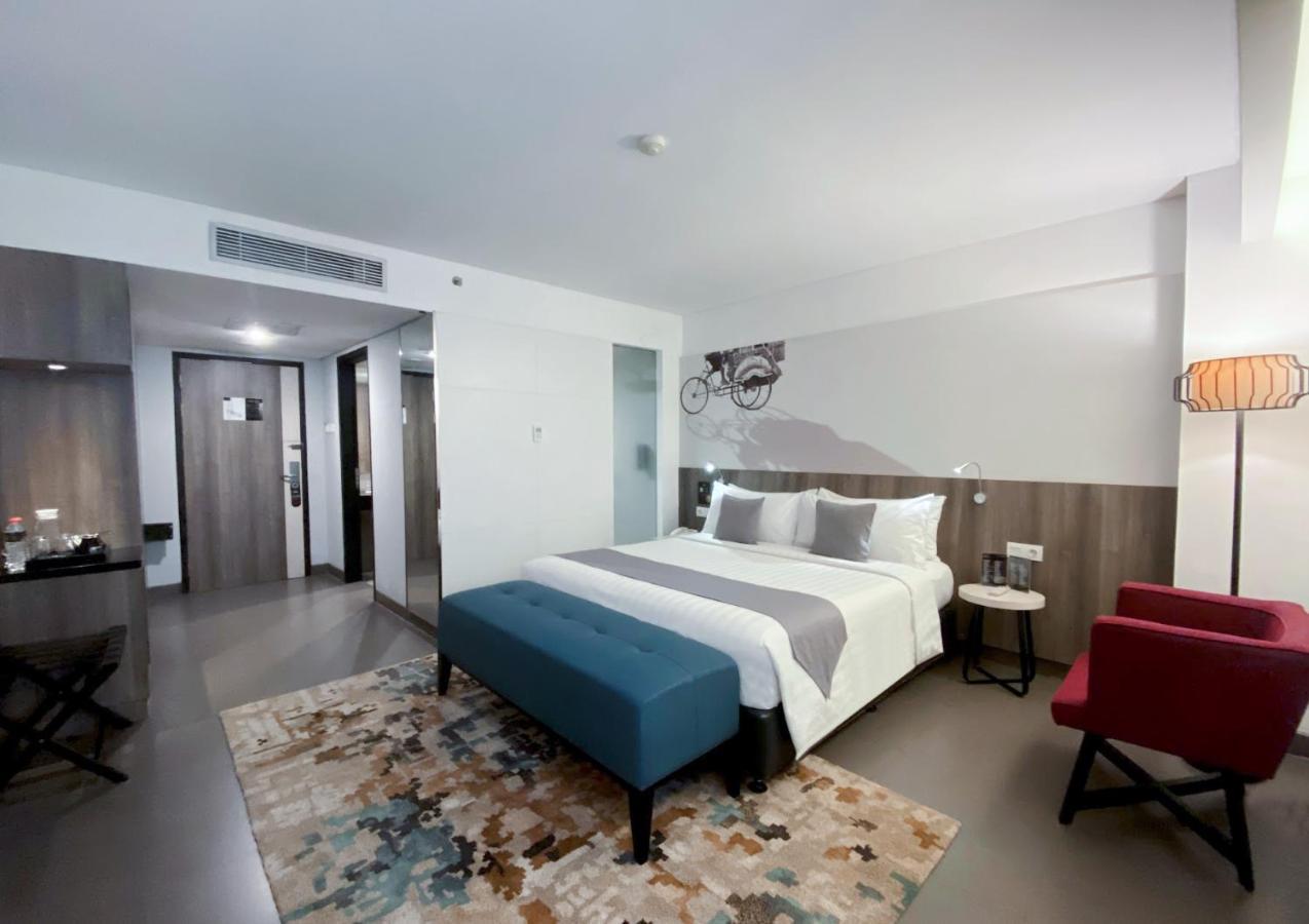 Hotel Neo Malioboro By Aston Jogjacarta Exterior foto