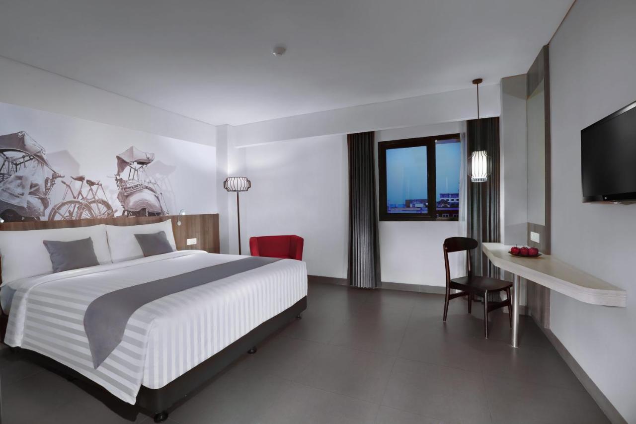 Hotel Neo Malioboro By Aston Jogjacarta Exterior foto