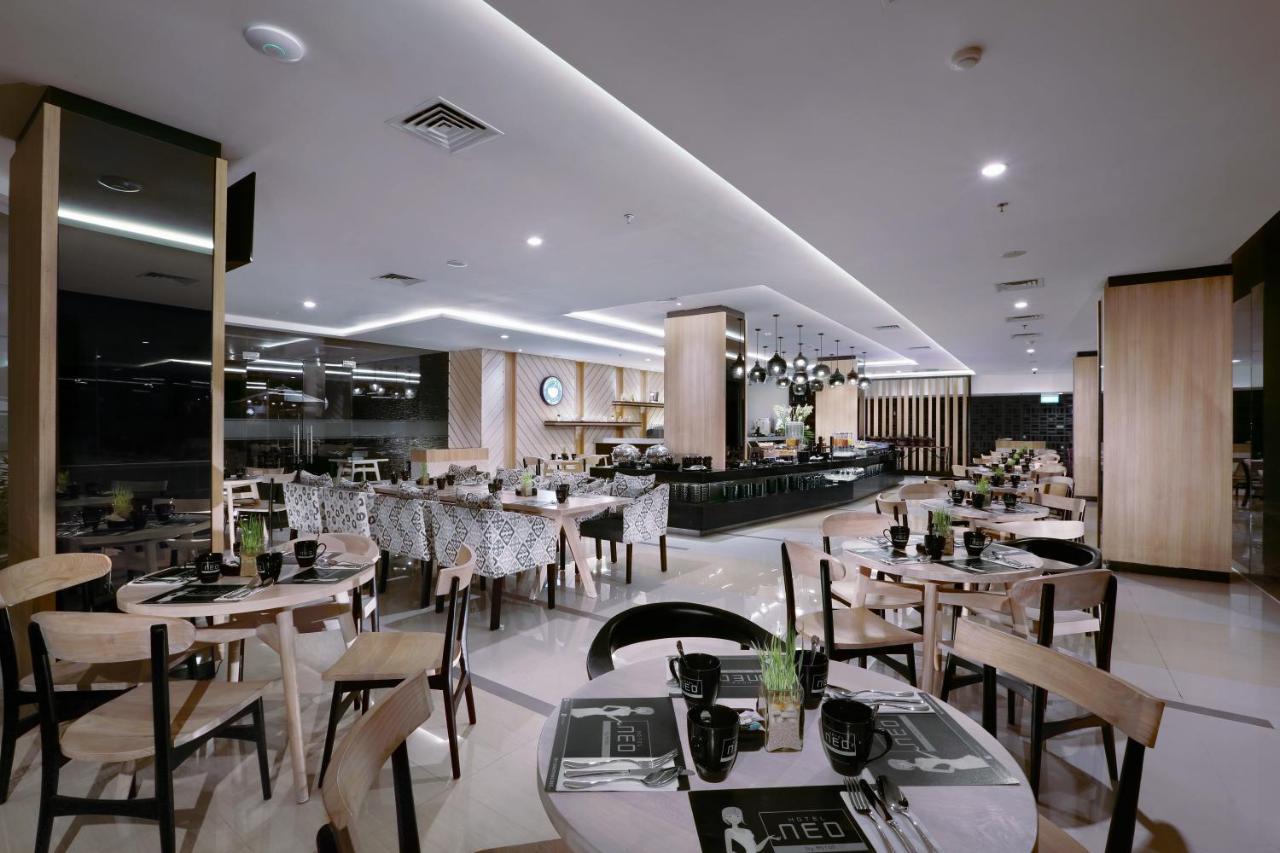 Hotel Neo Malioboro By Aston Jogjacarta Exterior foto