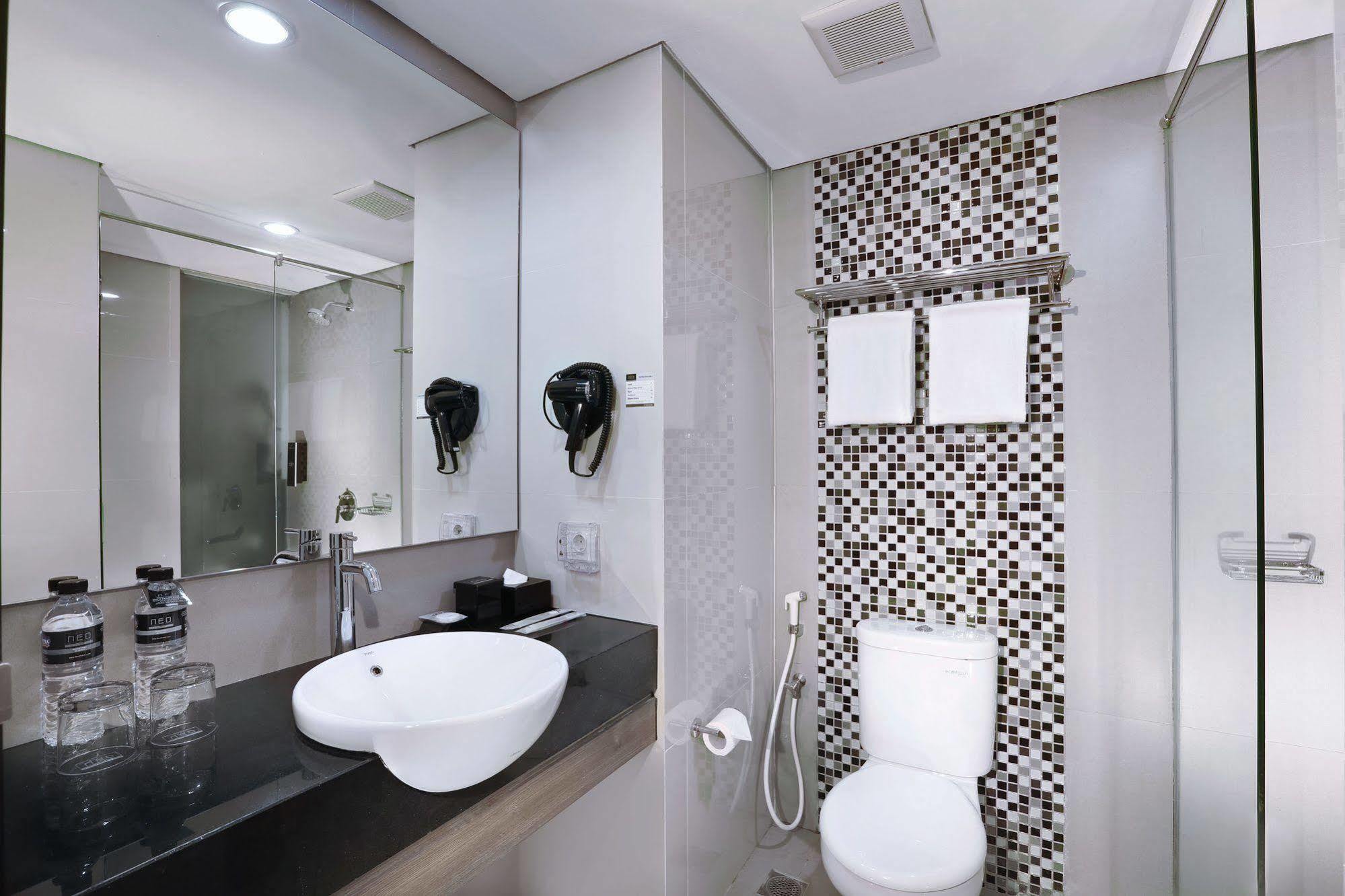Hotel Neo Malioboro By Aston Jogjacarta Exterior foto