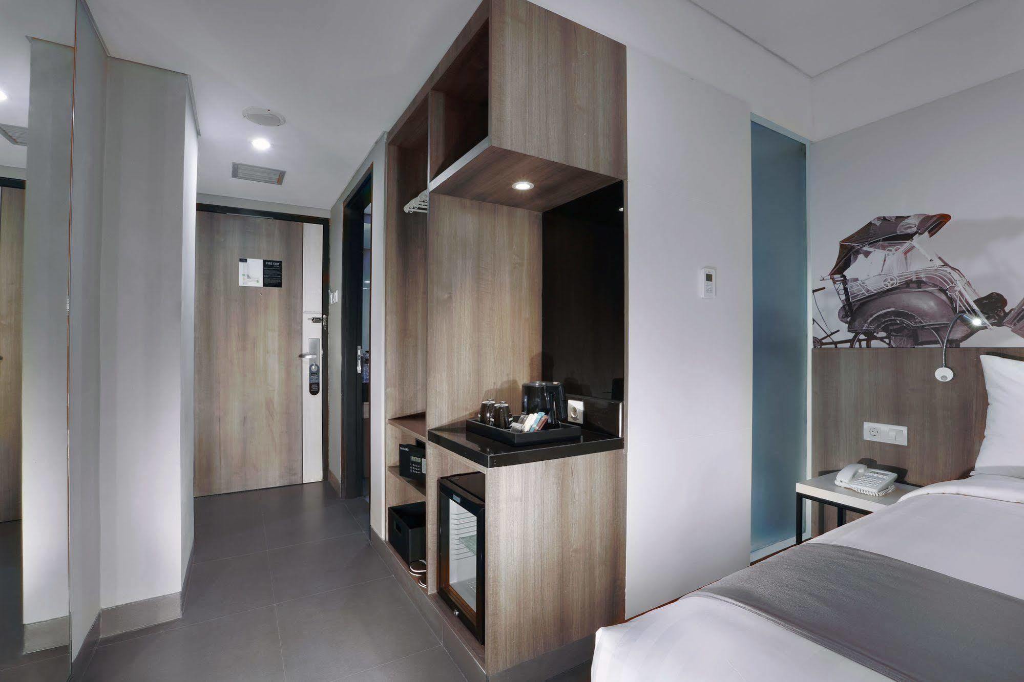 Hotel Neo Malioboro By Aston Jogjacarta Exterior foto